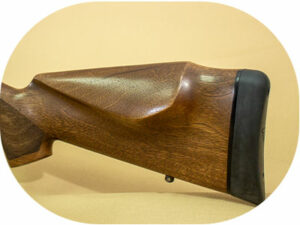 Tikka-Varmint-Hunter-Walnut-stock