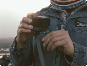 GoPro-Boom-+-Adhesive-Mounts-Securely-locks-in-place